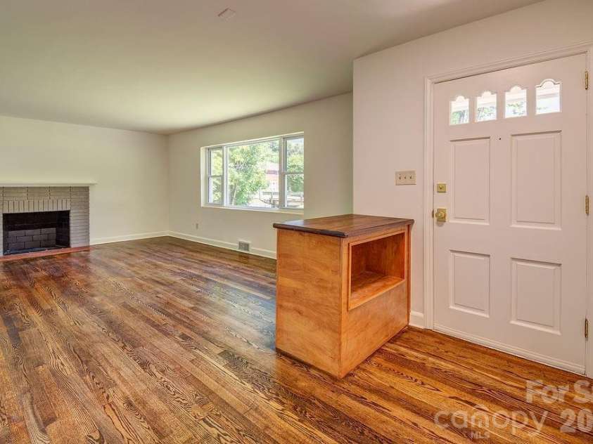 10 Meadowview Road, Asheville, NC 28804.  MLS# CAR4415246, YatesRealty ID 47456. Fireplace