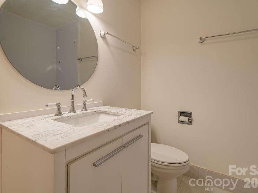 10 Meadowview Road, Asheville, NC 28804.  MLS# CAR4415246, YatesRealty ID 47456. Full Bath