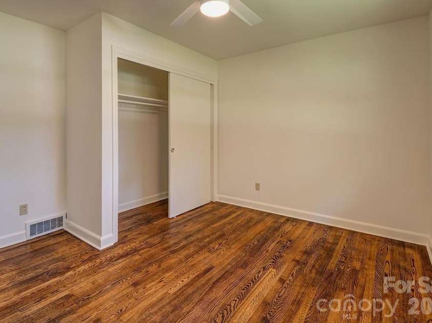 10 Meadowview Road, Asheville, NC 28804.  MLS# CAR4415246, YatesRealty ID 47456. Large Wall Closet