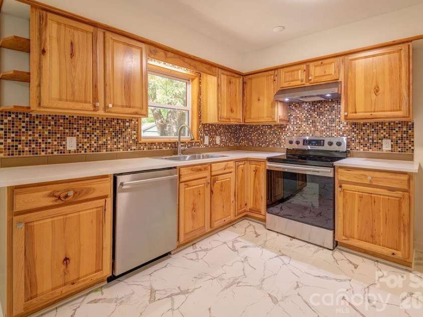 10 Meadowview Road, Asheville, NC 28804.  MLS# CAR4415246, YatesRealty ID 47456. New Disposal