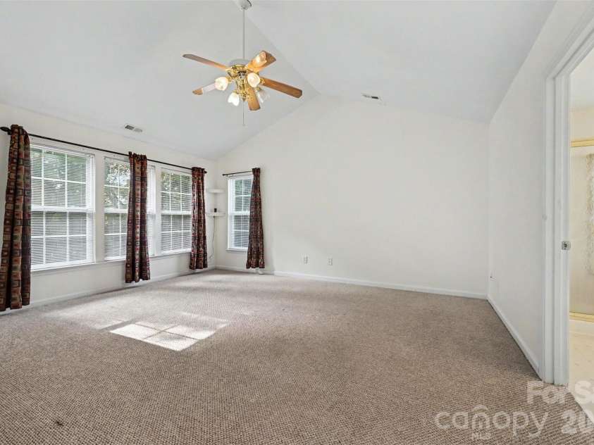 5839 BROOKSTONE Drive, Concord, NC 28027.  MLS# CAR4397657, YatesRealty ID 47457. Large Master Suite