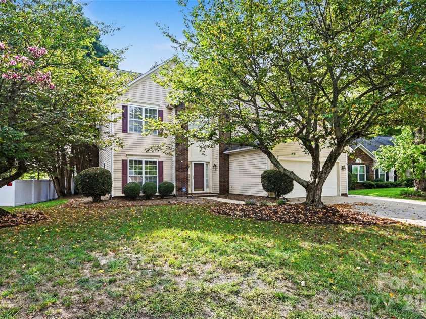 5839 BROOKSTONE Drive, Concord, NC 28027.  MLS# CAR4397657, YatesRealty ID 47457. Stunning