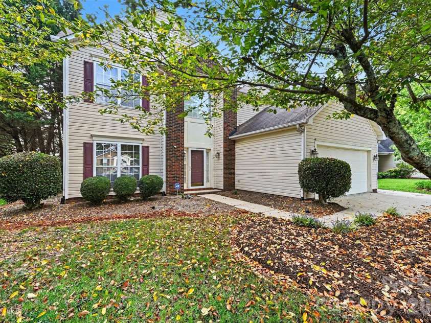 5839 BROOKSTONE Drive, Concord, NC 28027.  MLS# CAR4397657, YatesRealty ID 47457. Well Maintained
