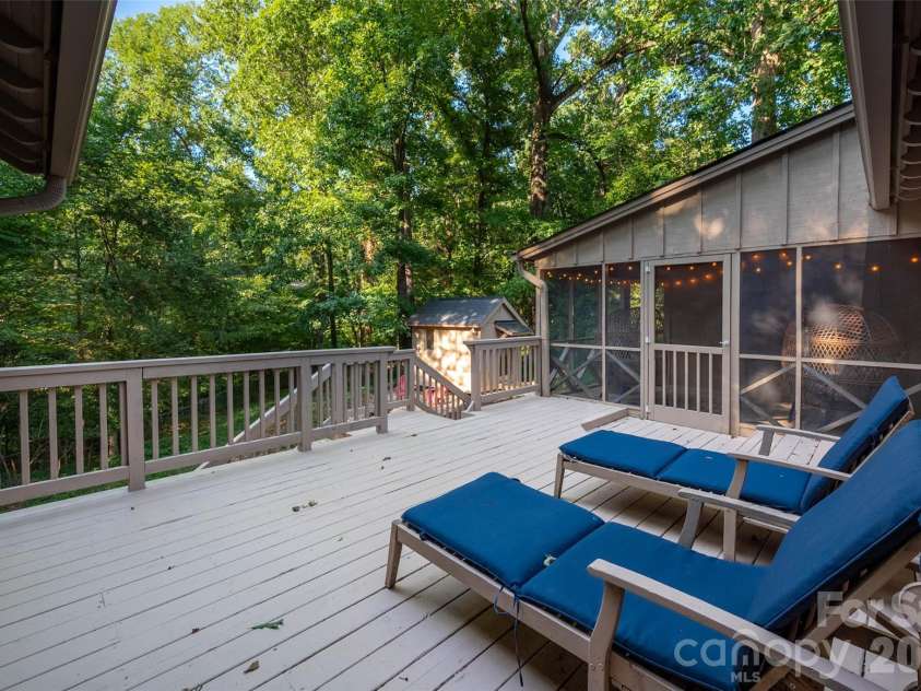 3101 Northampton Drive, Charlotte, NC 28210.  MLS# CAR4410944, YatesRealty ID 47458. 