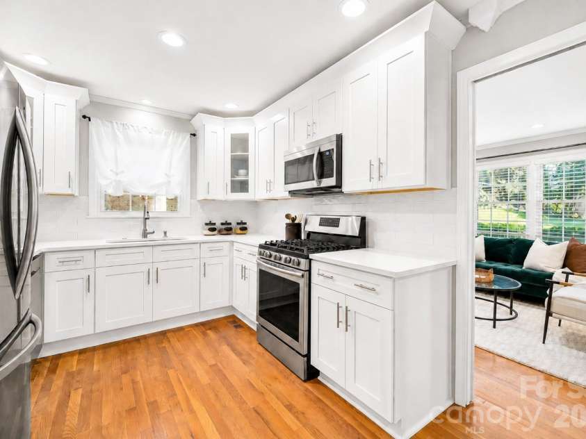 3101 Northampton Drive, Charlotte, NC 28210.  MLS# CAR4410944, YatesRealty ID 47458. 