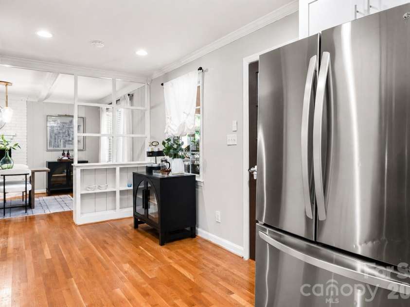 3101 Northampton Drive, Charlotte, NC 28210.  MLS# CAR4410944, YatesRealty ID 47458. 