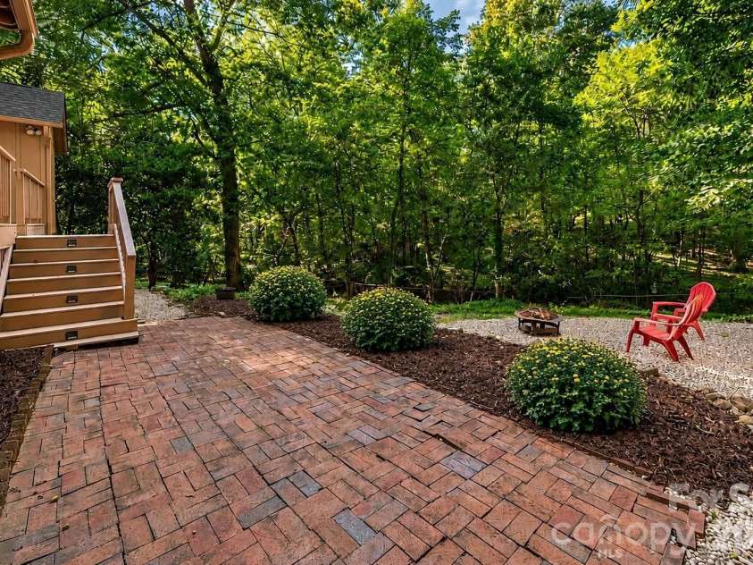 3101 Northampton Drive, Charlotte, NC 28210.  MLS# CAR4410944, YatesRealty ID 47458. 