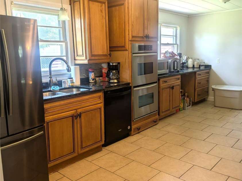 605 Lincoln Lane, Lenoir, NC 28645.  MLS# CAR4411038, YatesRealty ID 47459. 