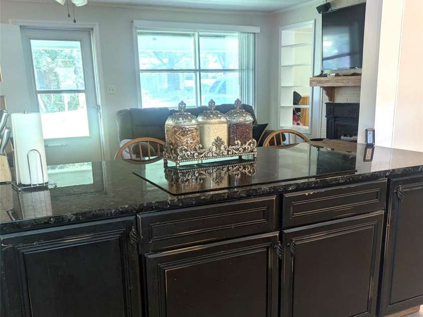 605 Lincoln Lane, Lenoir, NC 28645.  MLS# CAR4411038, YatesRealty ID 47459. 