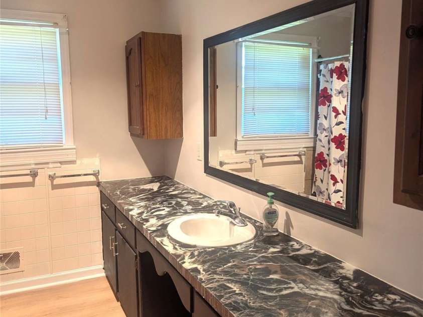 605 Lincoln Lane, Lenoir, NC 28645.  MLS# CAR4411038, YatesRealty ID 47459. 