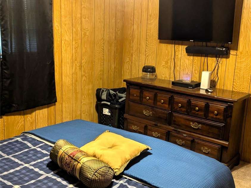 605 Lincoln Lane, Lenoir, NC 28645.  MLS# CAR4411038, YatesRealty ID 47459. 