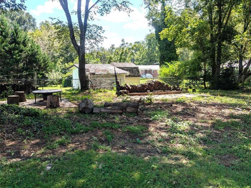 605 Lincoln Lane, Lenoir, NC 28645.  MLS# CAR4411038, YatesRealty ID 47459. 