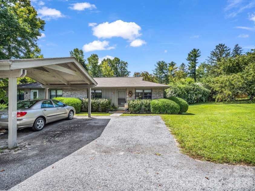 703 Farmington Circle, Hendersonville, NC 28739.  MLS# CAR4410141, YatesRealty ID 47460. Front View