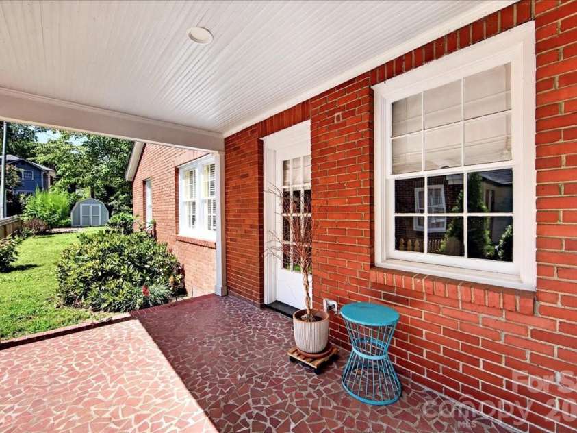 720 Park Avenue, Charlotte, NC 28203.  MLS# CAR4409263, YatesRealty ID 47461. 