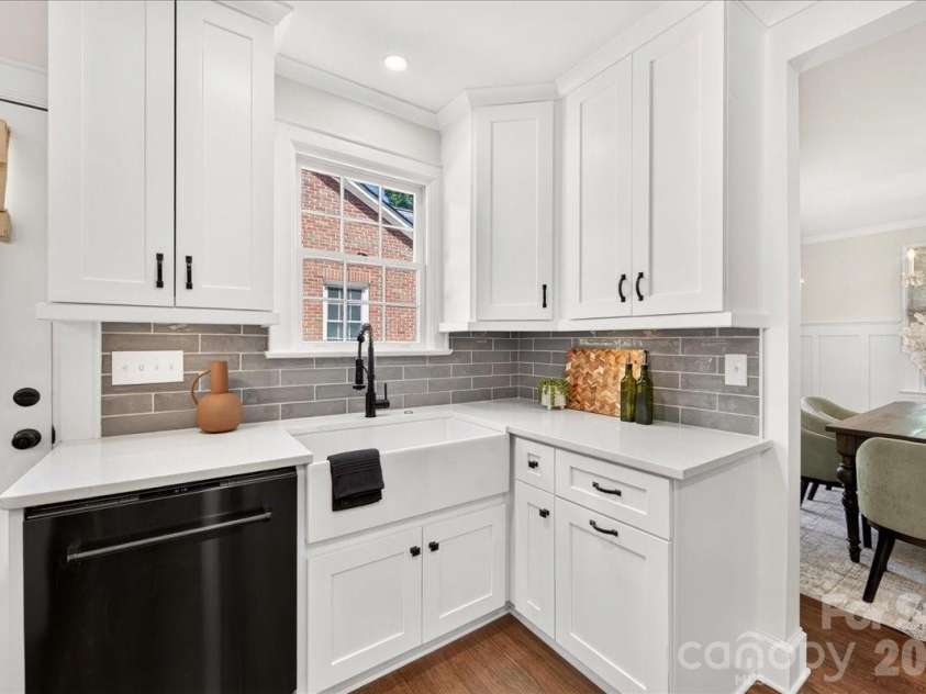 720 Park Avenue, Charlotte, NC 28203.  MLS# CAR4409263, YatesRealty ID 47461. 