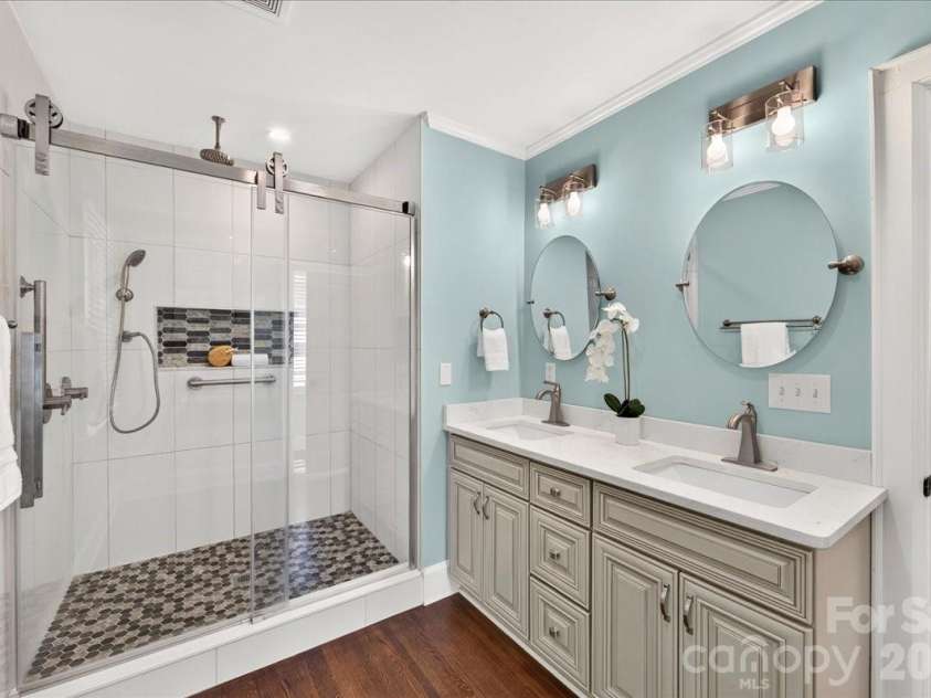 720 Park Avenue, Charlotte, NC 28203.  MLS# CAR4409263, YatesRealty ID 47461. 