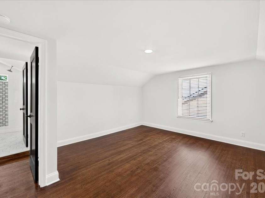 720 Park Avenue, Charlotte, NC 28203.  MLS# CAR4409263, YatesRealty ID 47461. 