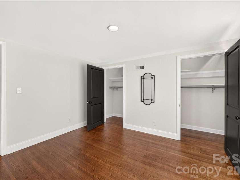 720 Park Avenue, Charlotte, NC 28203.  MLS# CAR4409263, YatesRealty ID 47461. 