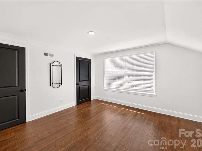 720 Park Avenue, Charlotte, NC 28203.  MLS# CAR4409263, YatesRealty ID 47461. 