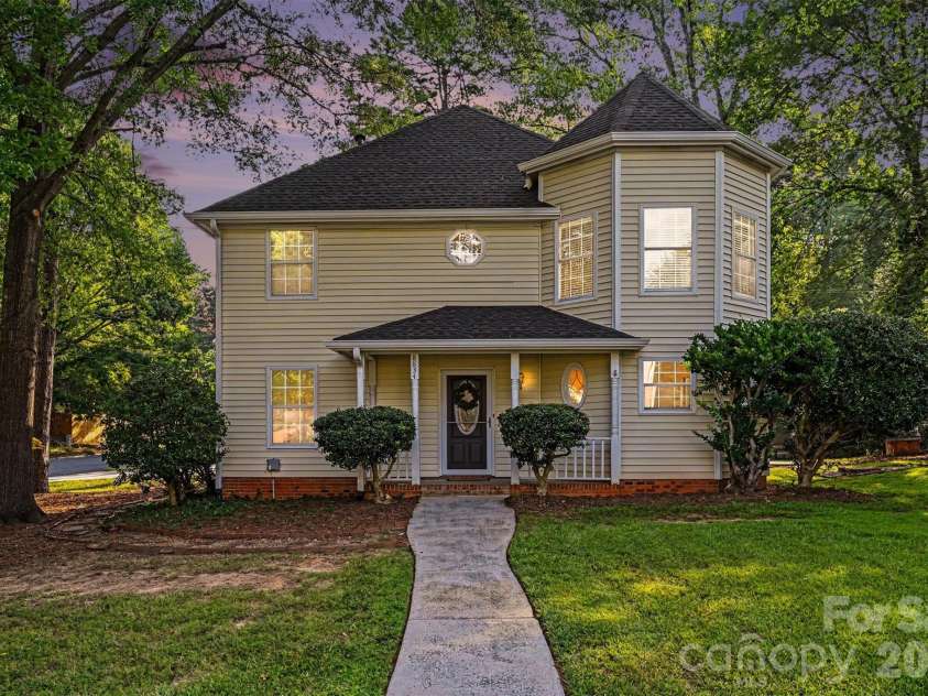 8834 Rittenhouse Circle, Charlotte, NC 28270.  MLS# CAR4413342, YatesRealty ID 47463. 