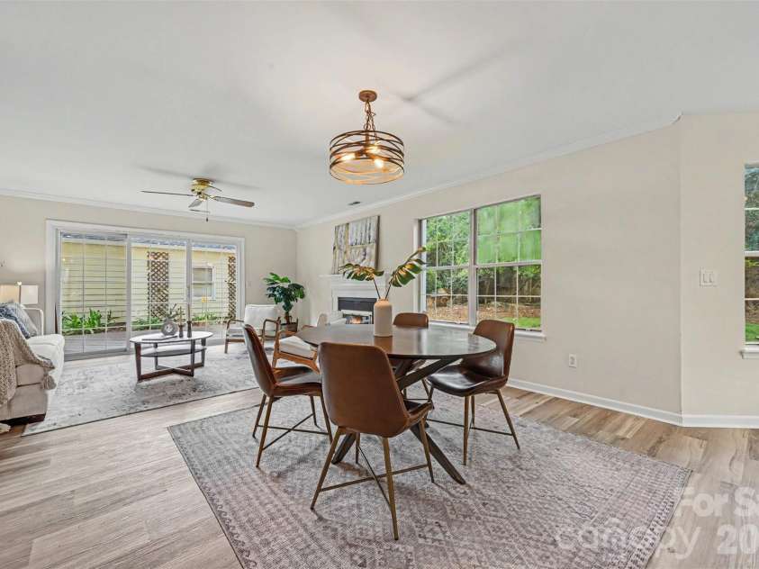 8834 Rittenhouse Circle, Charlotte, NC 28270.  MLS# CAR4413342, YatesRealty ID 47463. Dining room