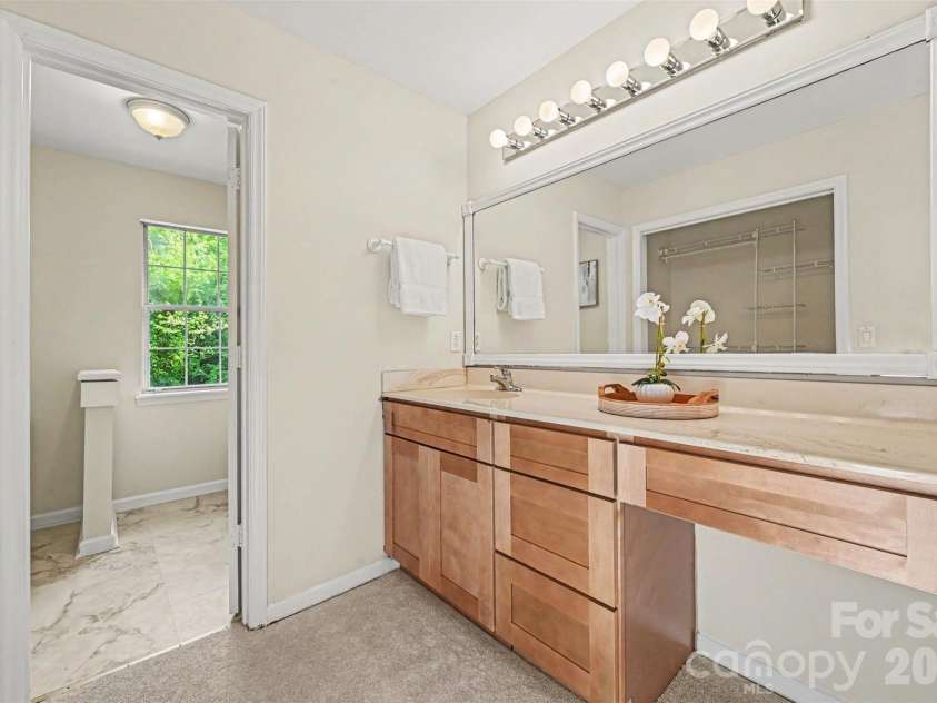 8834 Rittenhouse Circle, Charlotte, NC 28270.  MLS# CAR4413342, YatesRealty ID 47463. Primary bathroom