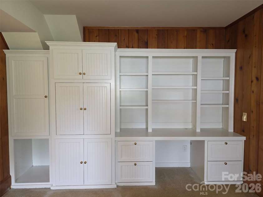 7600 Woodstream Drive, Charlotte, NC 28210.  MLS# CAR4419032, YatesRealty ID 47464. 