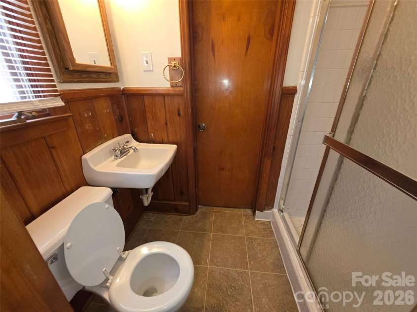 7600 Woodstream Drive, Charlotte, NC 28210.  MLS# CAR4419032, YatesRealty ID 47464. 