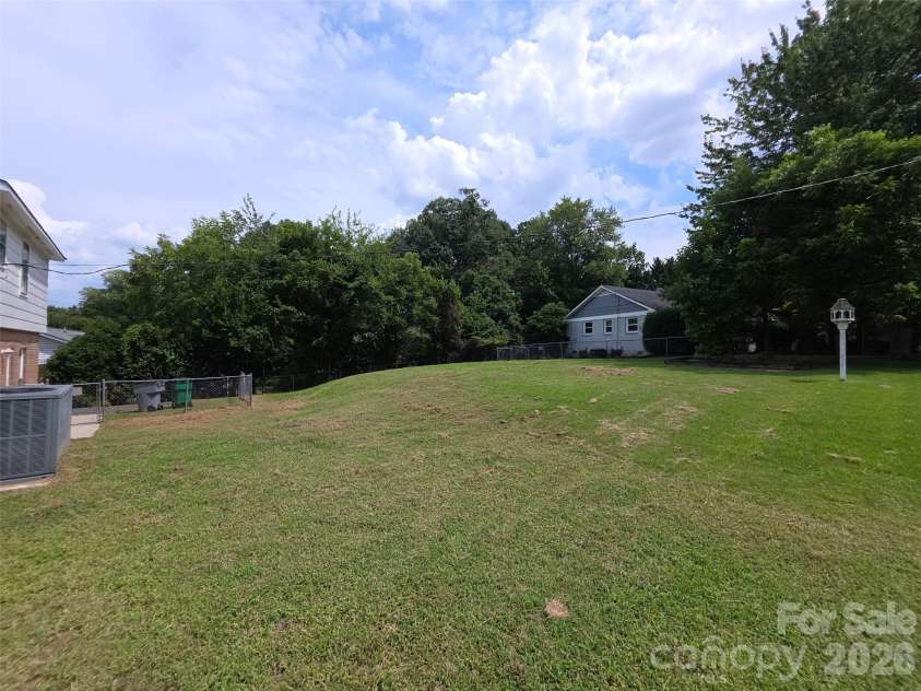 7600 Woodstream Drive, Charlotte, NC 28210.  MLS# CAR4419032, YatesRealty ID 47464. 