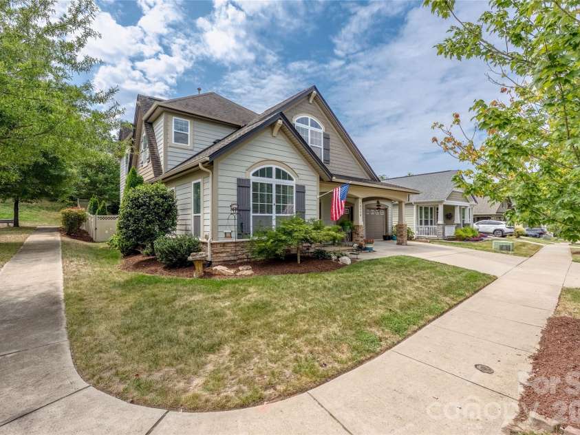 10328 Drake Hill Drive, Huntersville, NC 28078.  MLS# CAR4425644, YatesRealty ID 47465. 