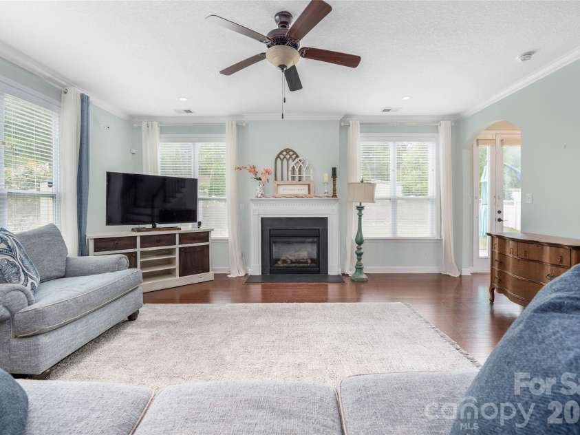 10328 Drake Hill Drive, Huntersville, NC 28078.  MLS# CAR4425644, YatesRealty ID 47465. 