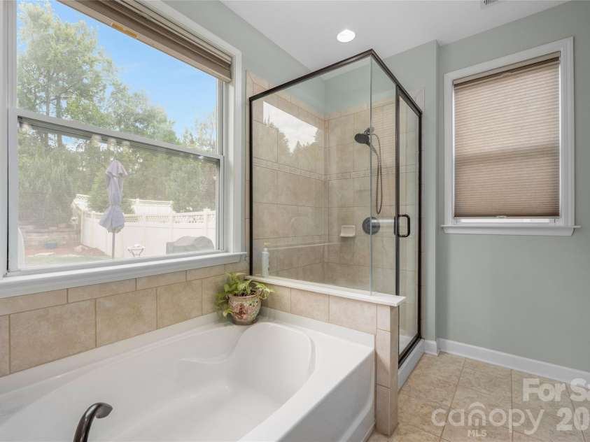 10328 Drake Hill Drive, Huntersville, NC 28078.  MLS# CAR4425644, YatesRealty ID 47465. 