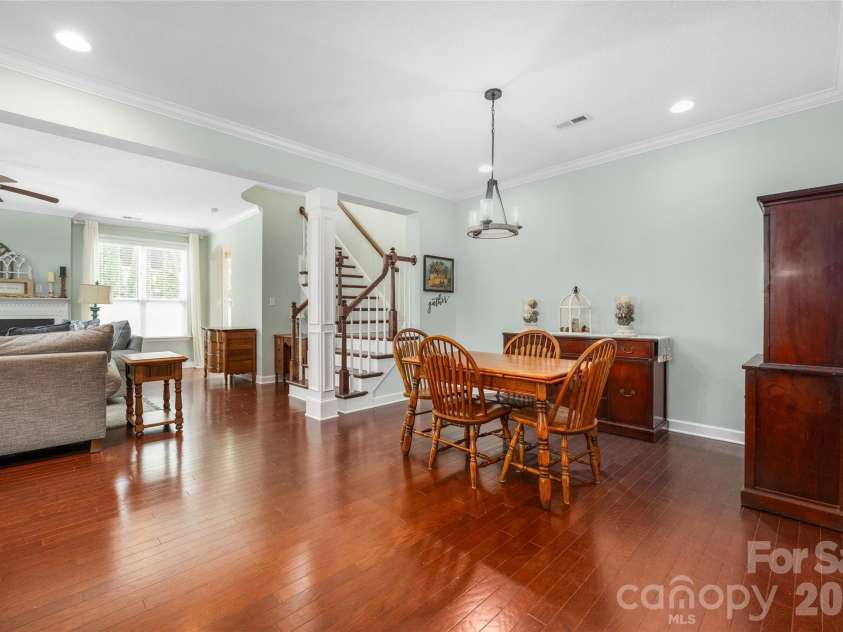 10328 Drake Hill Drive, Huntersville, NC 28078.  MLS# CAR4425644, YatesRealty ID 47465. Breakfast Area