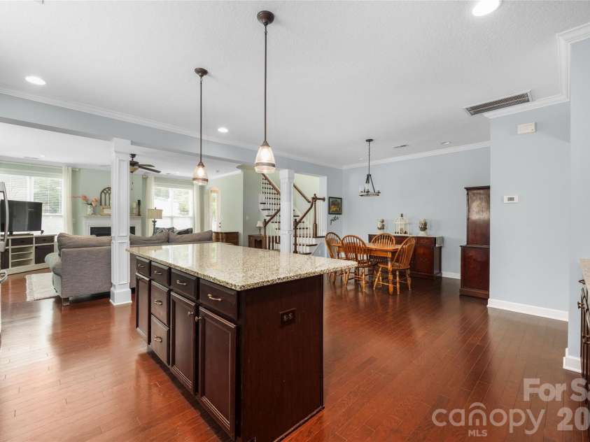 10328 Drake Hill Drive, Huntersville, NC 28078.  MLS# CAR4425644, YatesRealty ID 47465. Kitchen