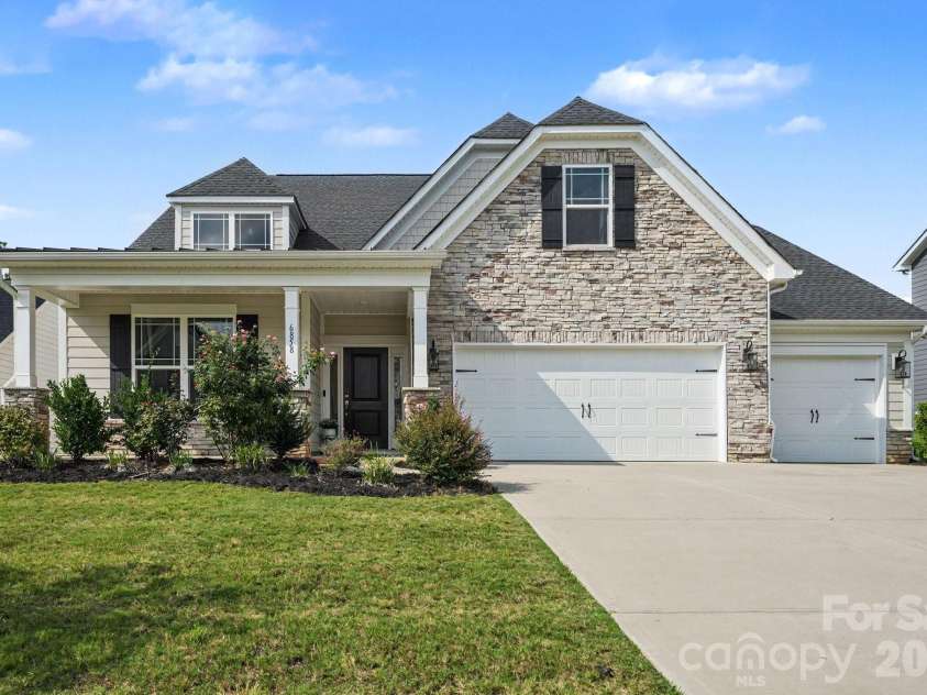 6858 Hunts Mesa Drive, Fort Mill, SC 29707.  MLS# CAR4417720, YatesRealty ID 47466. 