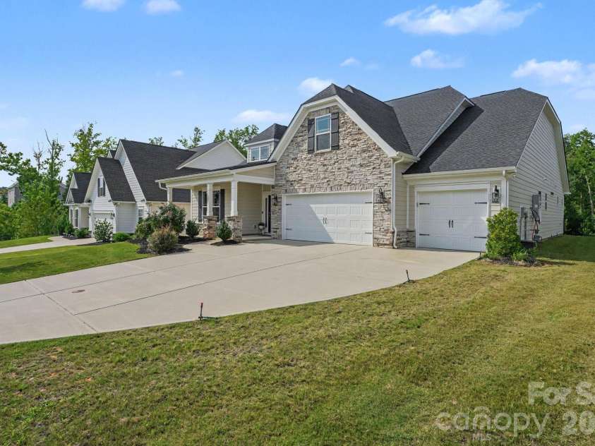 6858 Hunts Mesa Drive, Fort Mill, SC 29707.  MLS# CAR4417720, YatesRealty ID 47466. 