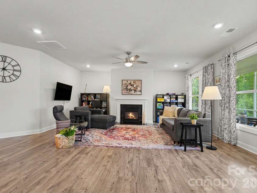 6858 Hunts Mesa Drive, Fort Mill, SC 29707.  MLS# CAR4417720, YatesRealty ID 47466. 