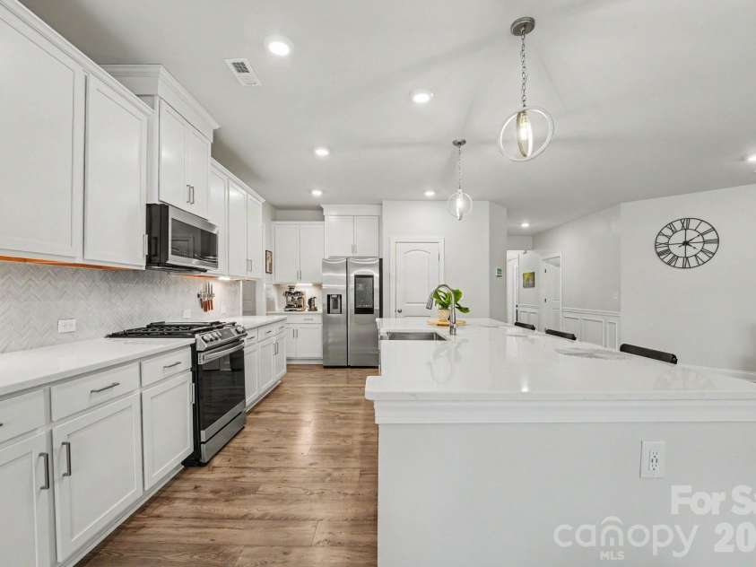 6858 Hunts Mesa Drive, Fort Mill, SC 29707.  MLS# CAR4417720, YatesRealty ID 47466. 