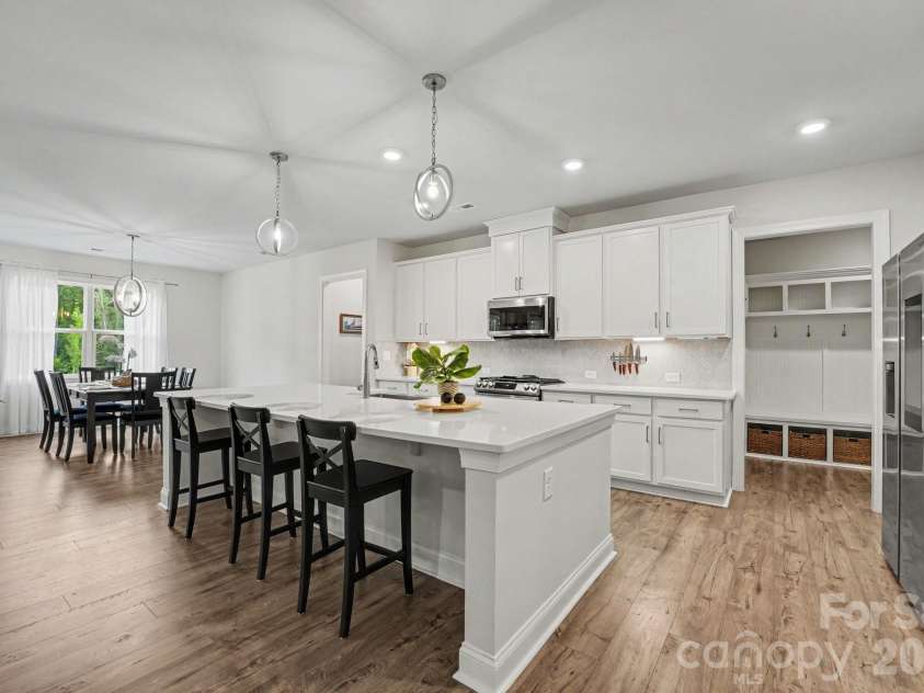 6858 Hunts Mesa Drive, Fort Mill, SC 29707.  MLS# CAR4417720, YatesRealty ID 47466. 