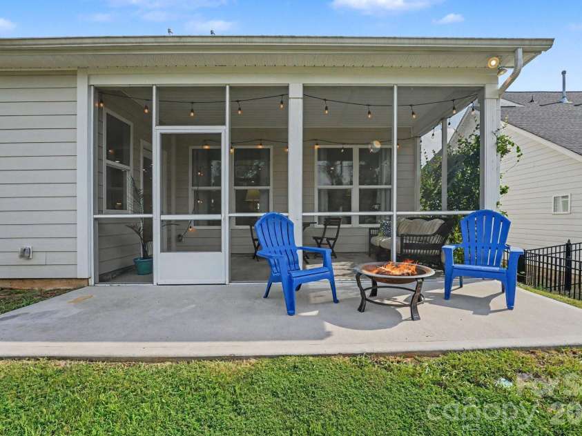 6858 Hunts Mesa Drive, Fort Mill, SC 29707.  MLS# CAR4417720, YatesRealty ID 47466. 