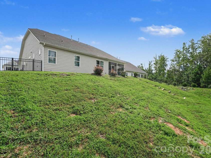 6858 Hunts Mesa Drive, Fort Mill, SC 29707.  MLS# CAR4417720, YatesRealty ID 47466. 