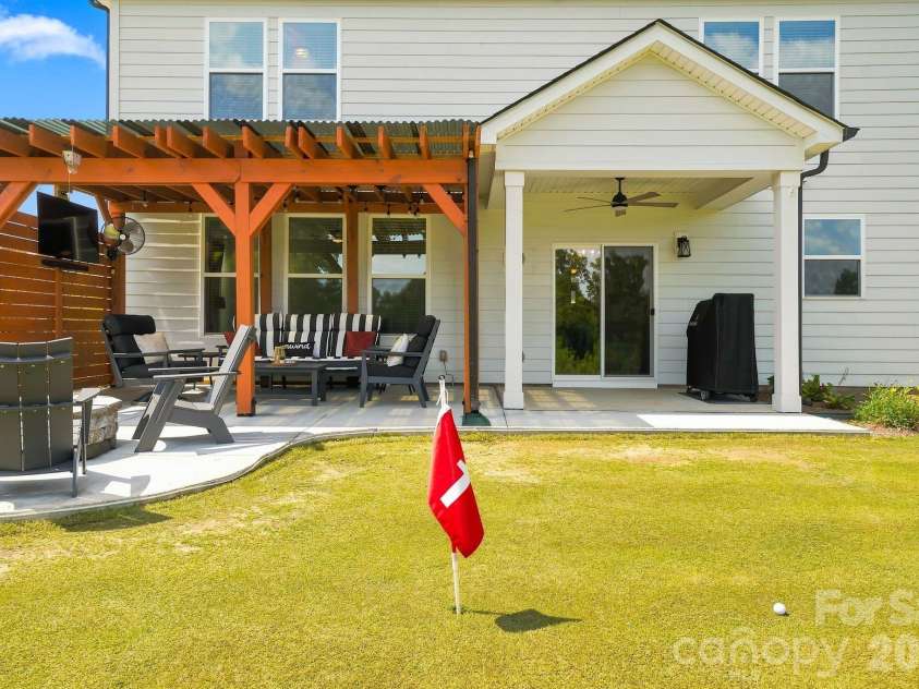 1533 Cedar Tree Drive, Belmont, NC 28012.  MLS# CAR4418136, YatesRealty ID 47468. 
