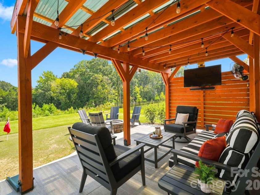 1533 Cedar Tree Drive, Belmont, NC 28012.  MLS# CAR4418136, YatesRealty ID 47468. 