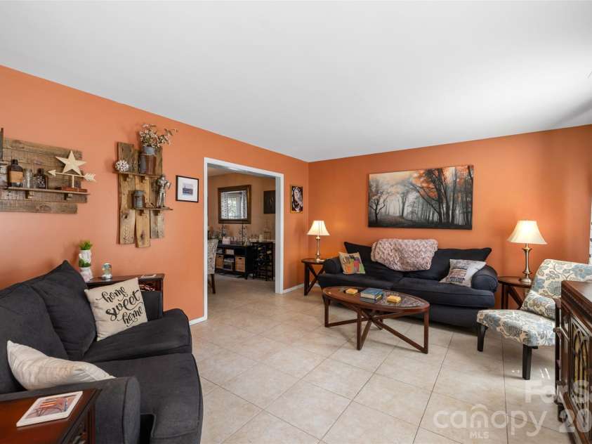 6777 Stoney Ridge Road, Matthews, NC 28104.  MLS# CAR4418819, YatesRealty ID 47469. 