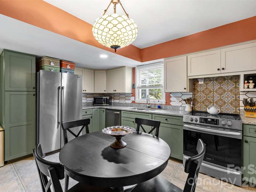 6777 Stoney Ridge Road, Matthews, NC 28104.  MLS# CAR4418819, YatesRealty ID 47469. 