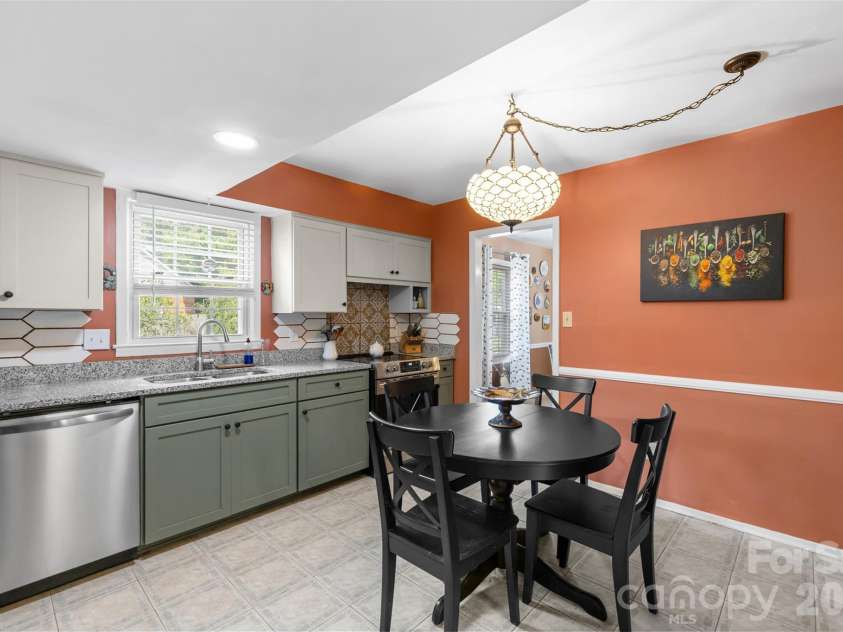 6777 Stoney Ridge Road, Matthews, NC 28104.  MLS# CAR4418819, YatesRealty ID 47469. 