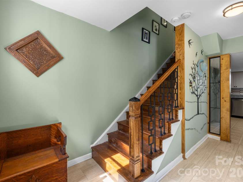 6777 Stoney Ridge Road, Matthews, NC 28104.  MLS# CAR4418819, YatesRealty ID 47469. 