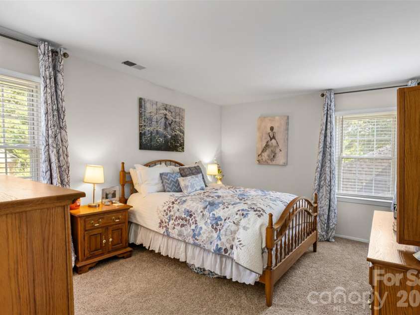 6777 Stoney Ridge Road, Matthews, NC 28104.  MLS# CAR4418819, YatesRealty ID 47469. 