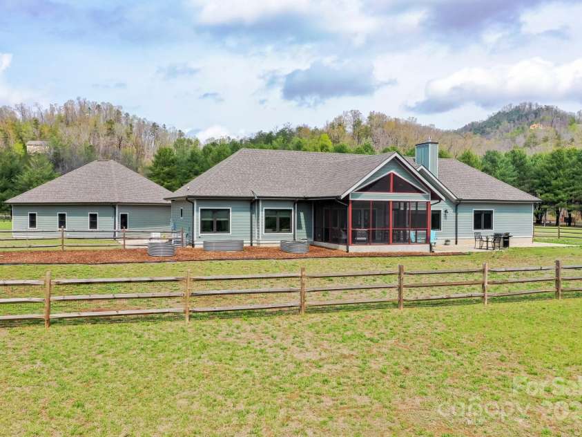 118 McOwenben Pass, Lake Lure, NC 28746.  MLS# CAR4243269, YatesRealty ID 4747. 