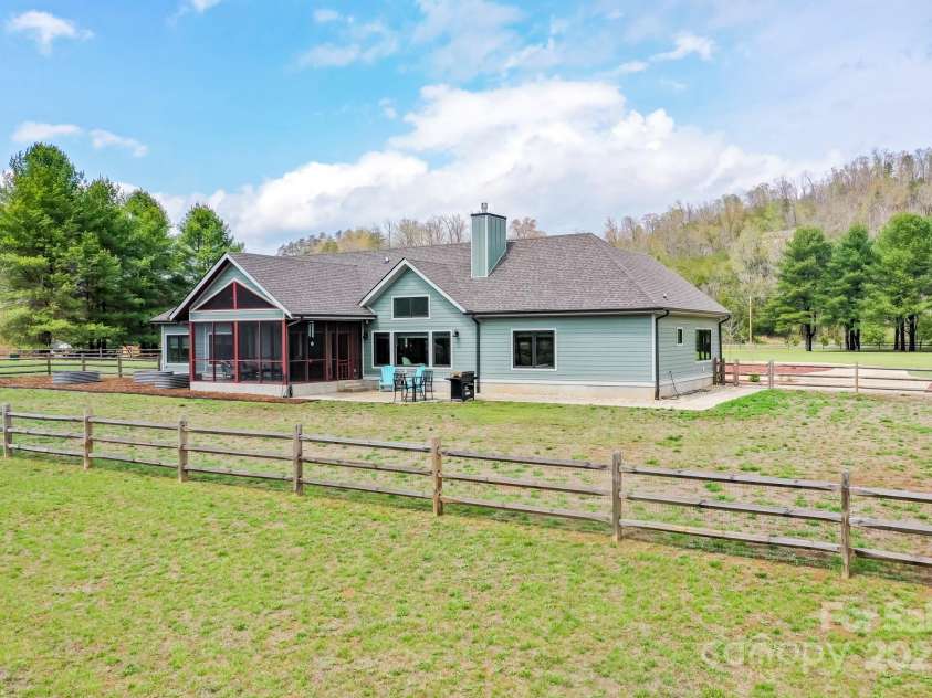 118 McOwenben Pass, Lake Lure, NC 28746.  MLS# CAR4243269, YatesRealty ID 4747. 